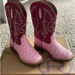 Toddler ostrich vamp design cow girl boots.